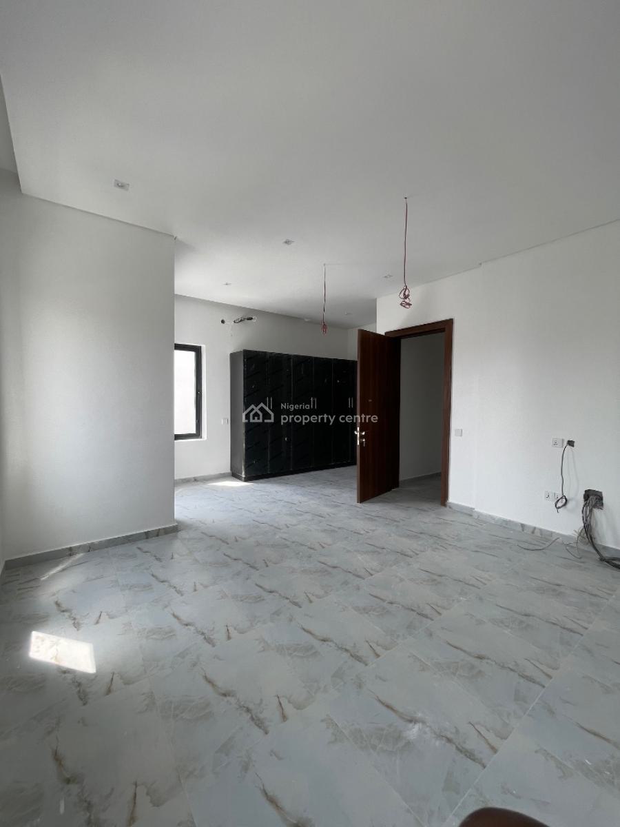 Spacious  4 Bedroom Semi Detached Duplex with Bq, Lekki Phase 1, Lekki, Lagos, Semi-detached Duplex for Sale