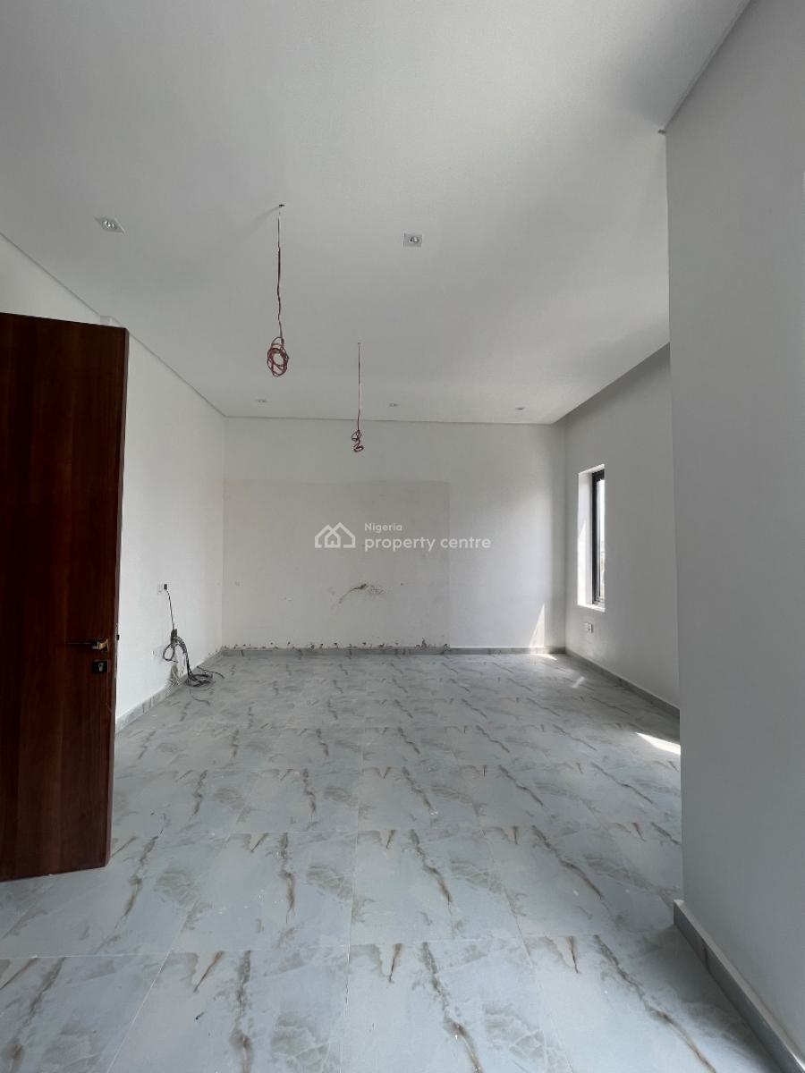 Spacious  4 Bedroom Semi Detached Duplex with Bq, Lekki Phase 1, Lekki, Lagos, Semi-detached Duplex for Sale