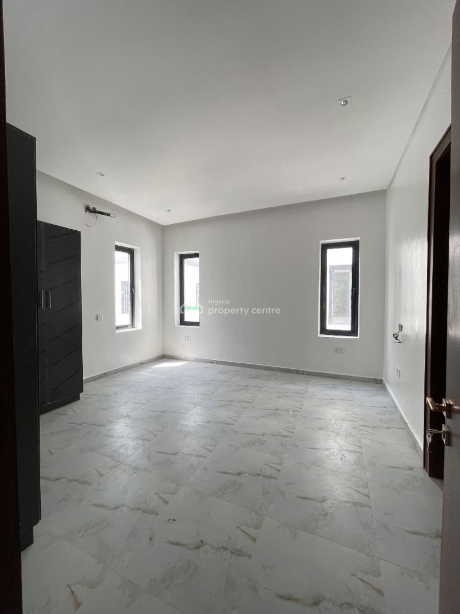 Spacious  4 Bedroom Semi Detached Duplex with Bq, Lekki Phase 1, Lekki, Lagos, Semi-detached Duplex for Sale