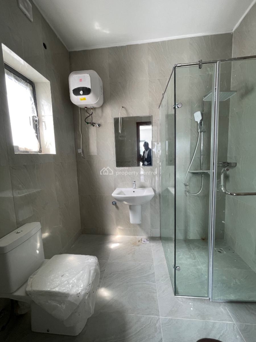 Spacious  4 Bedroom Semi Detached Duplex with Bq, Lekki Phase 1, Lekki, Lagos, Semi-detached Duplex for Sale