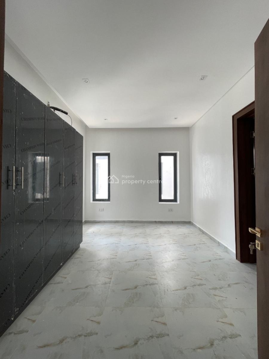 Spacious  4 Bedroom Semi Detached Duplex with Bq, Lekki Phase 1, Lekki, Lagos, Semi-detached Duplex for Sale