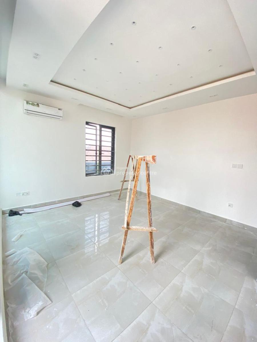 Newly Built 3 Bedroom with Bq, Lekki Phase 1, Lekki, Lagos, Flat / Apartment for Rent