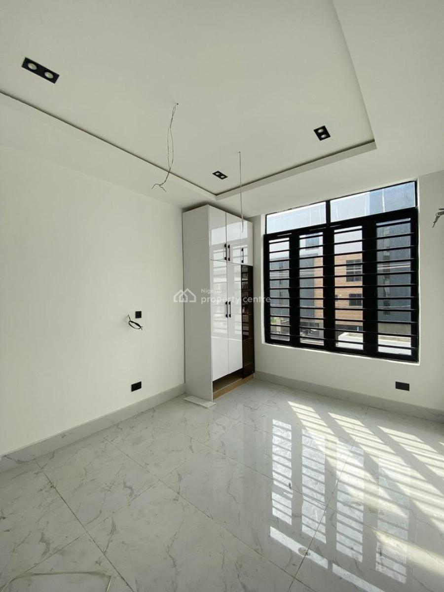 Spacious and Luxury 2-bedroom Apartment with Elevator, Rooftop Terrace, Lekki Phase 1, Lekki, Lagos, Flat / Apartment for Sale