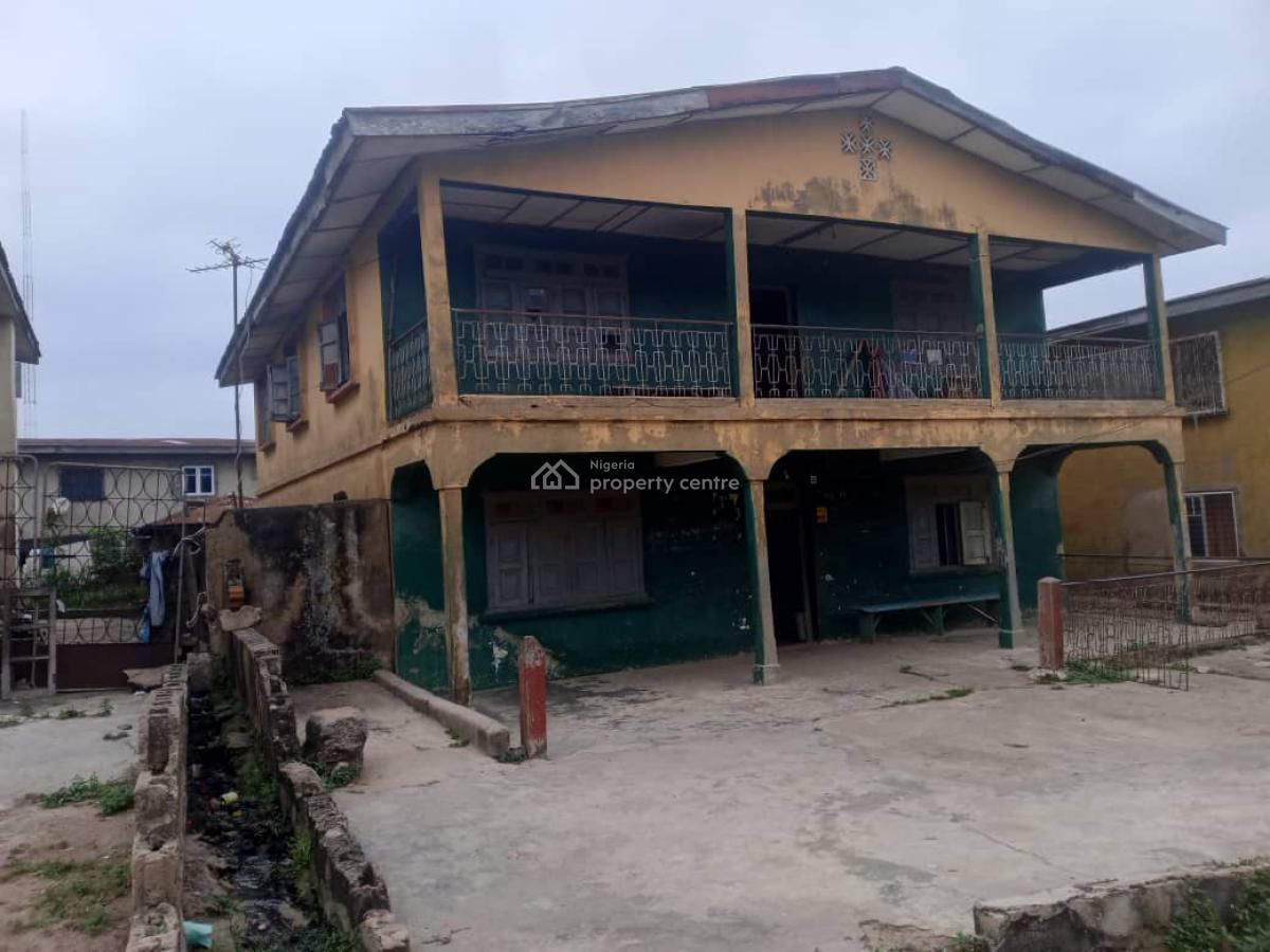 Commercial Storey Building, Igbona Famson Street, Osogbo, Osun, Warehouse for Sale