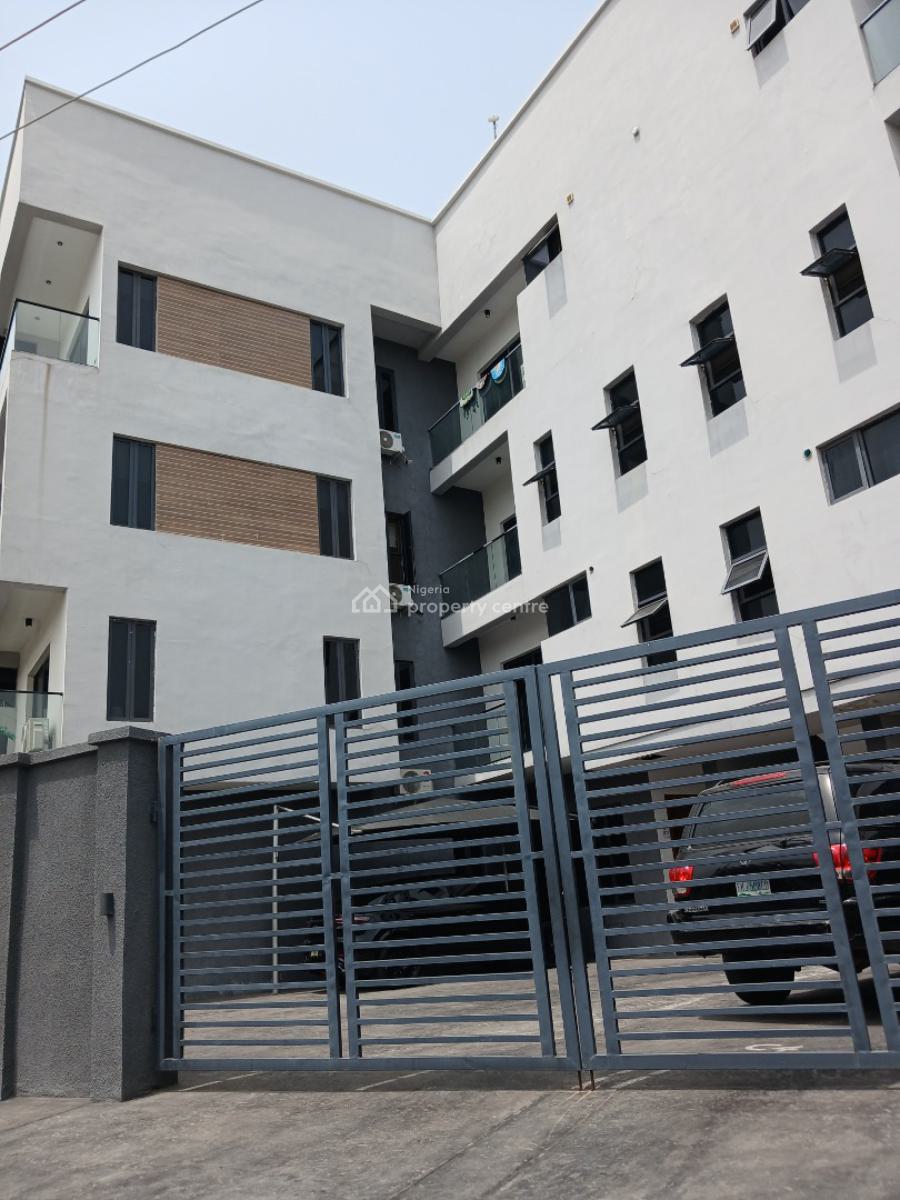 Serviced with 24/7 Power Supply 4 Bedroom En-suite Maisonette with an, Lekki Phase 1, Lekki, Lagos, House for Rent