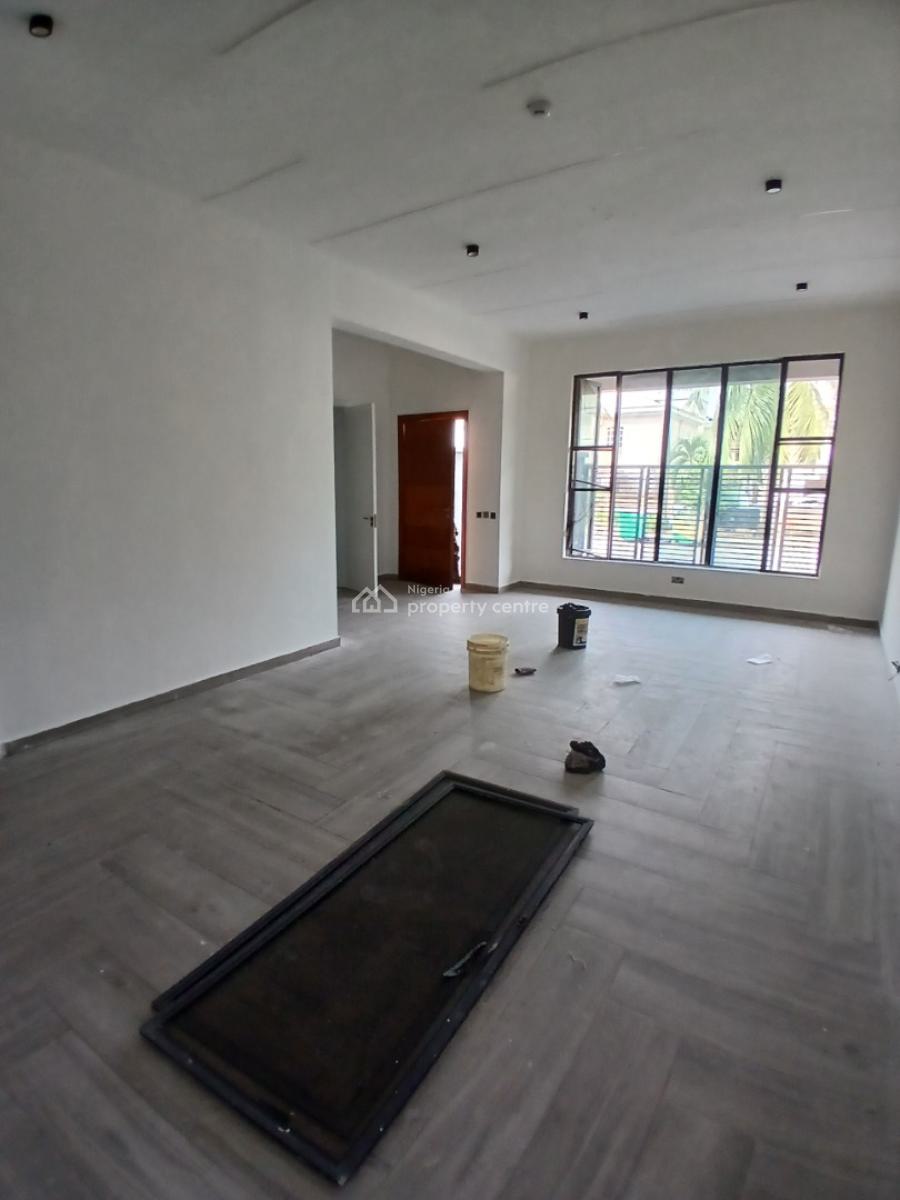 Serviced with 24/7 Power Supply 4 Bedroom En-suite Maisonette with an, Lekki Phase 1, Lekki, Lagos, House for Rent