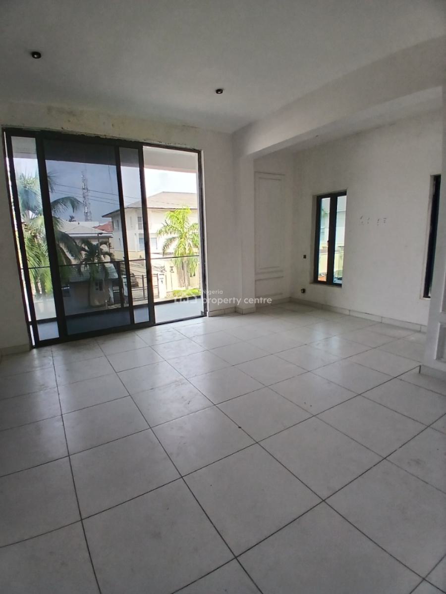 Serviced with 24/7 Power Supply 4 Bedroom En-suite Maisonette with an, Lekki Phase 1, Lekki, Lagos, House for Rent