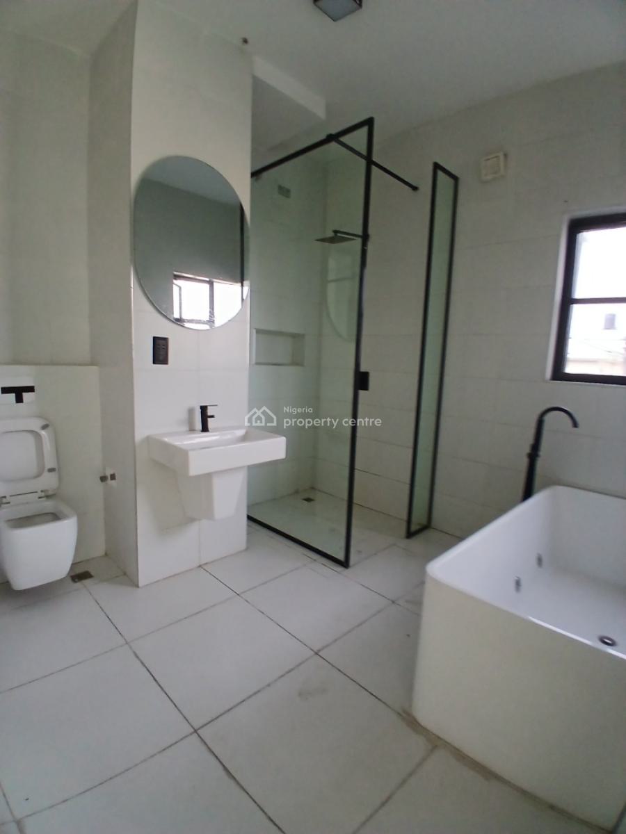 Serviced with 24/7 Power Supply 4 Bedroom En-suite Maisonette with an, Lekki Phase 1, Lekki, Lagos, House for Rent