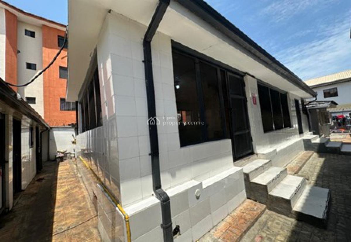 Commercial Property on 1033.63sqm, Lekki Phase 1, Lekki, Lagos, Plaza / Complex / Mall for Sale