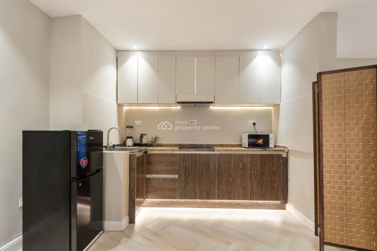 Spacious Studio Apartment, Lekki Phase 1, Lekki, Lagos, Mini Flat (room and Parlour) Short Let