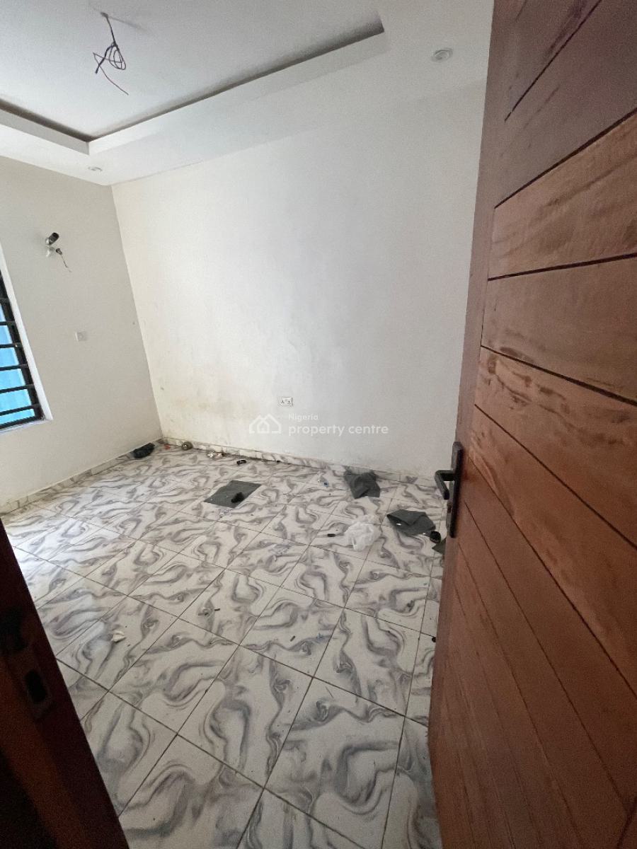 Studio Apartment in a Serene Environment, Shomolu, Lagos, Flat / Apartment for Rent