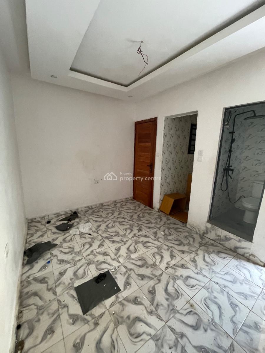 Studio Apartment in a Serene Environment, Shomolu, Lagos, Flat / Apartment for Rent