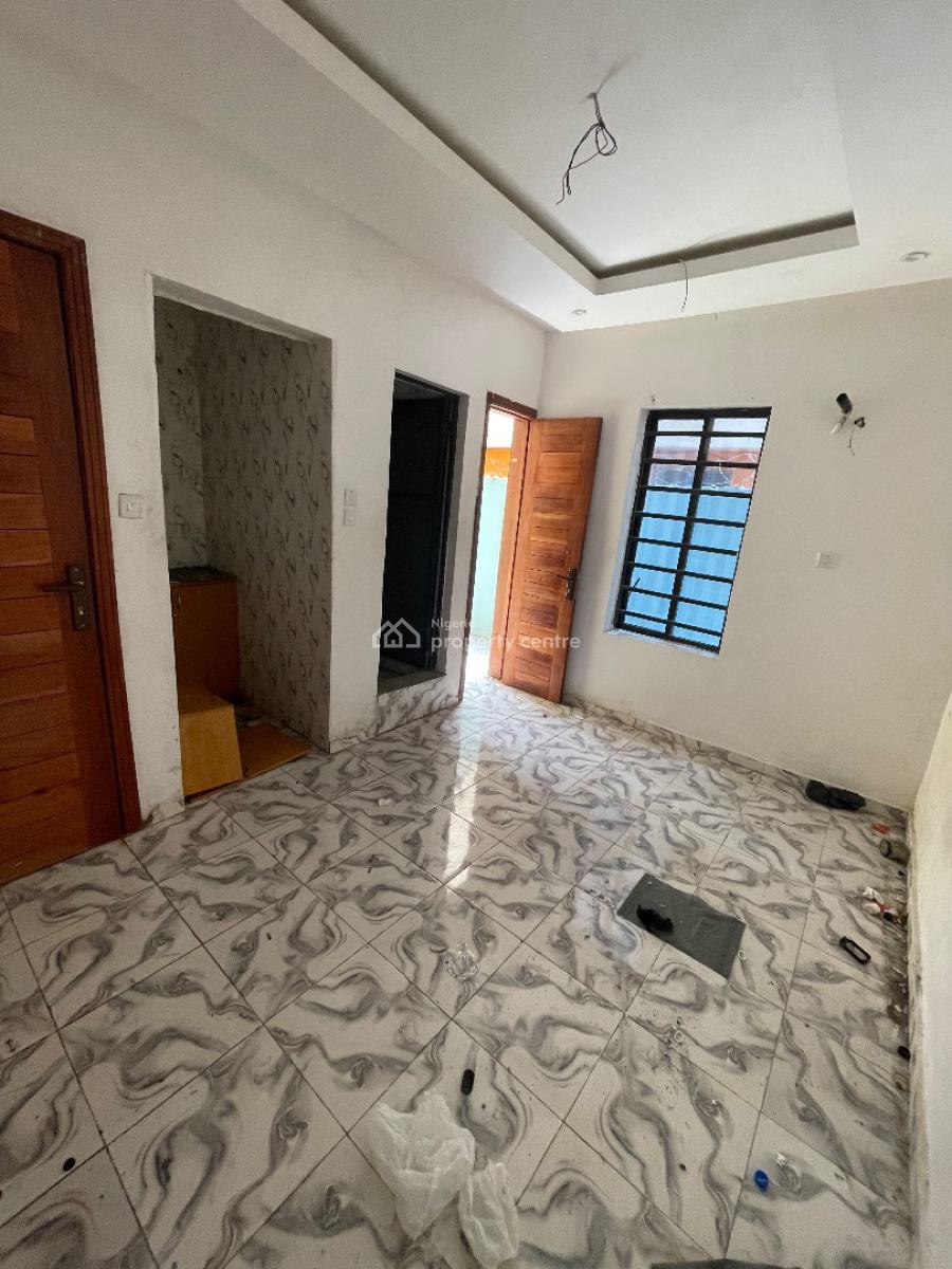 Studio Apartment in a Serene Environment, Shomolu, Lagos, Flat / Apartment for Rent