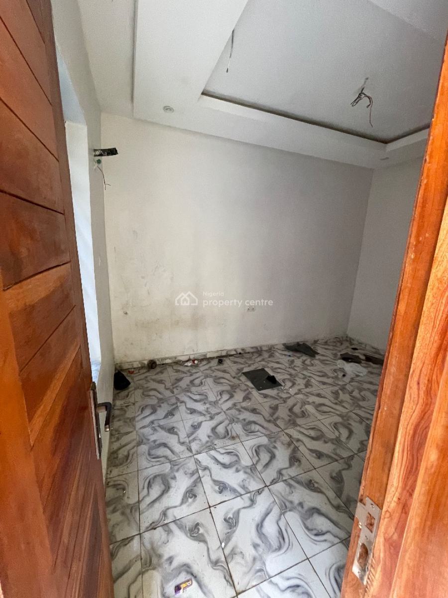 Studio Apartment in a Serene Environment, Shomolu, Lagos, Flat / Apartment for Rent