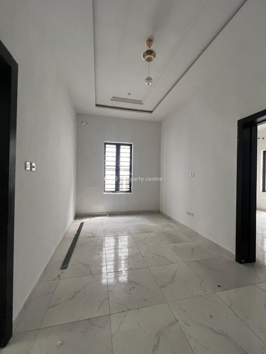 4-bedroom Terrace Duplexs, New Road, Lekki, Lagos, Terraced Duplex for Sale