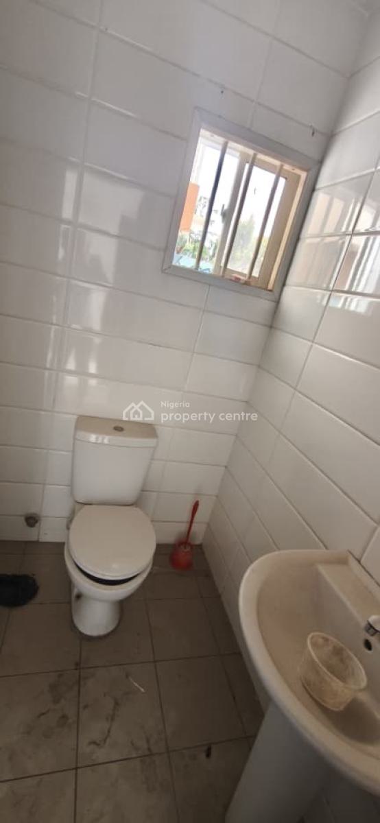 Expansive Five Bedroom Semi Detached Residence in Lekki Phase 1, Lekki Phase 1,lekki ,lagos , Nigeria, Lekki Phase 1, Lekki, Lagos, Semi-detached Duplex for Rent