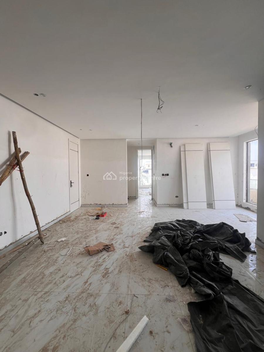 Stunning Bedrooms Apartment Located in a Secure Gated Community, Stunning Bedrooms Apartment Located in a Secure Gated Community, Lekki Phase 1, Lekki, Lagos, Flat / Apartment for Sale