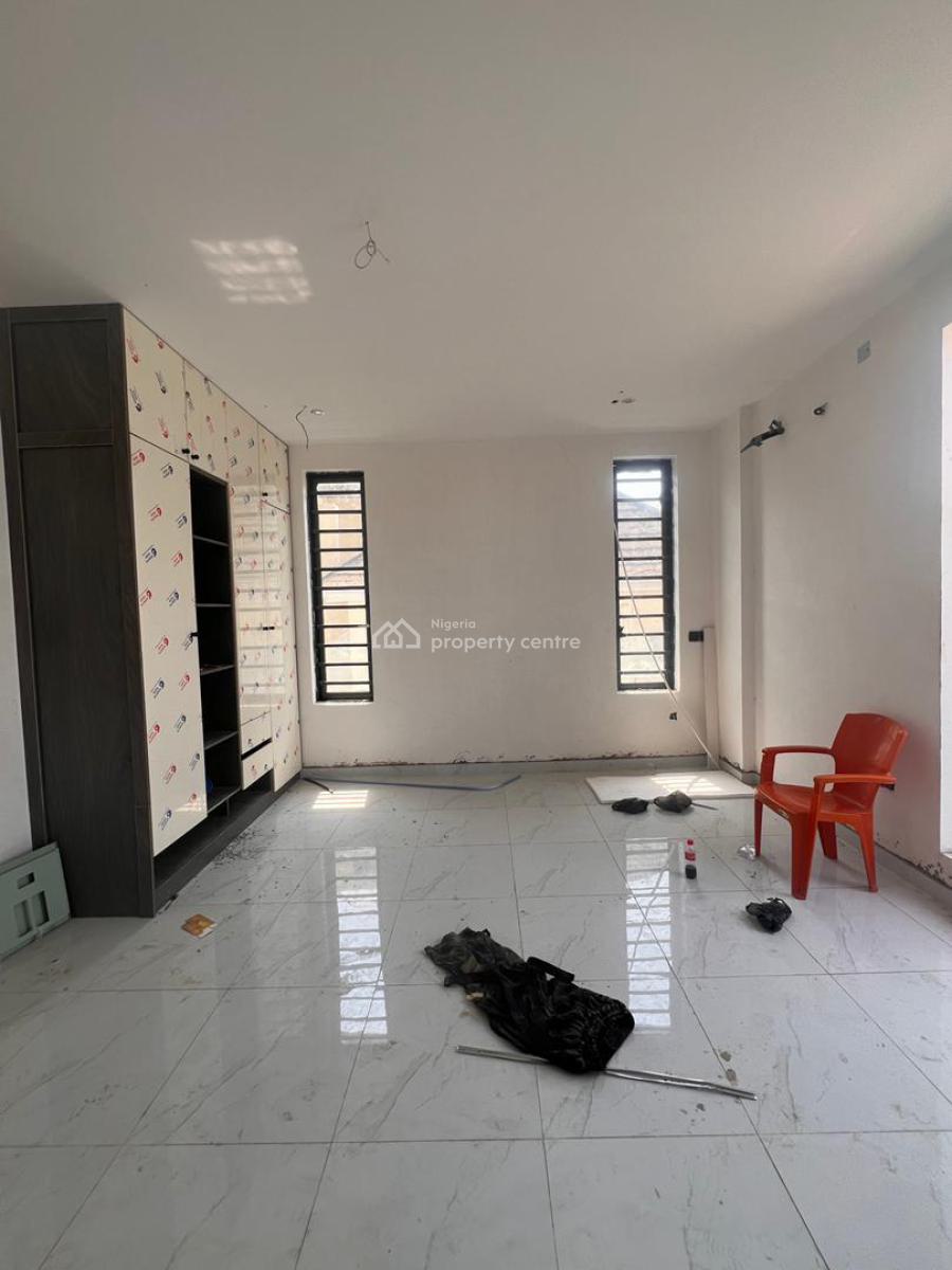 Stunning Bedrooms Apartment Located in a Secure Gated Community, Stunning Bedrooms Apartment Located in a Secure Gated Community, Lekki Phase 1, Lekki, Lagos, Flat / Apartment for Sale