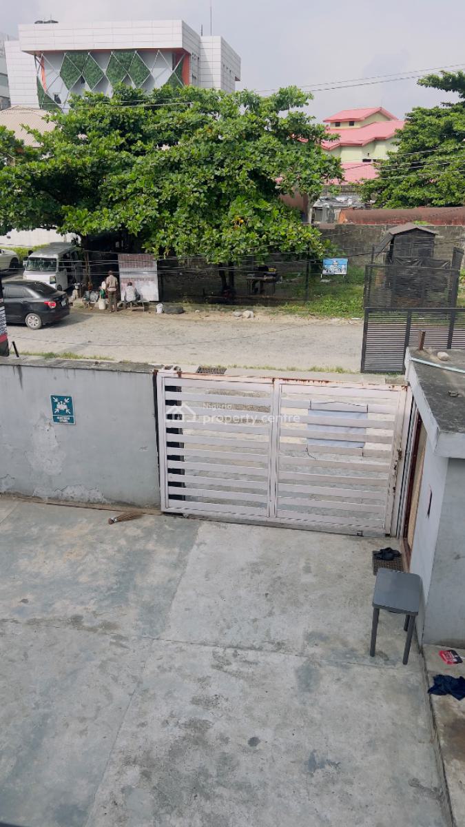 6 Bedroom Duplex, Off Bisola Durosimmi, Lekki Phase 1, Lekki, Lagos, Office Space for Rent