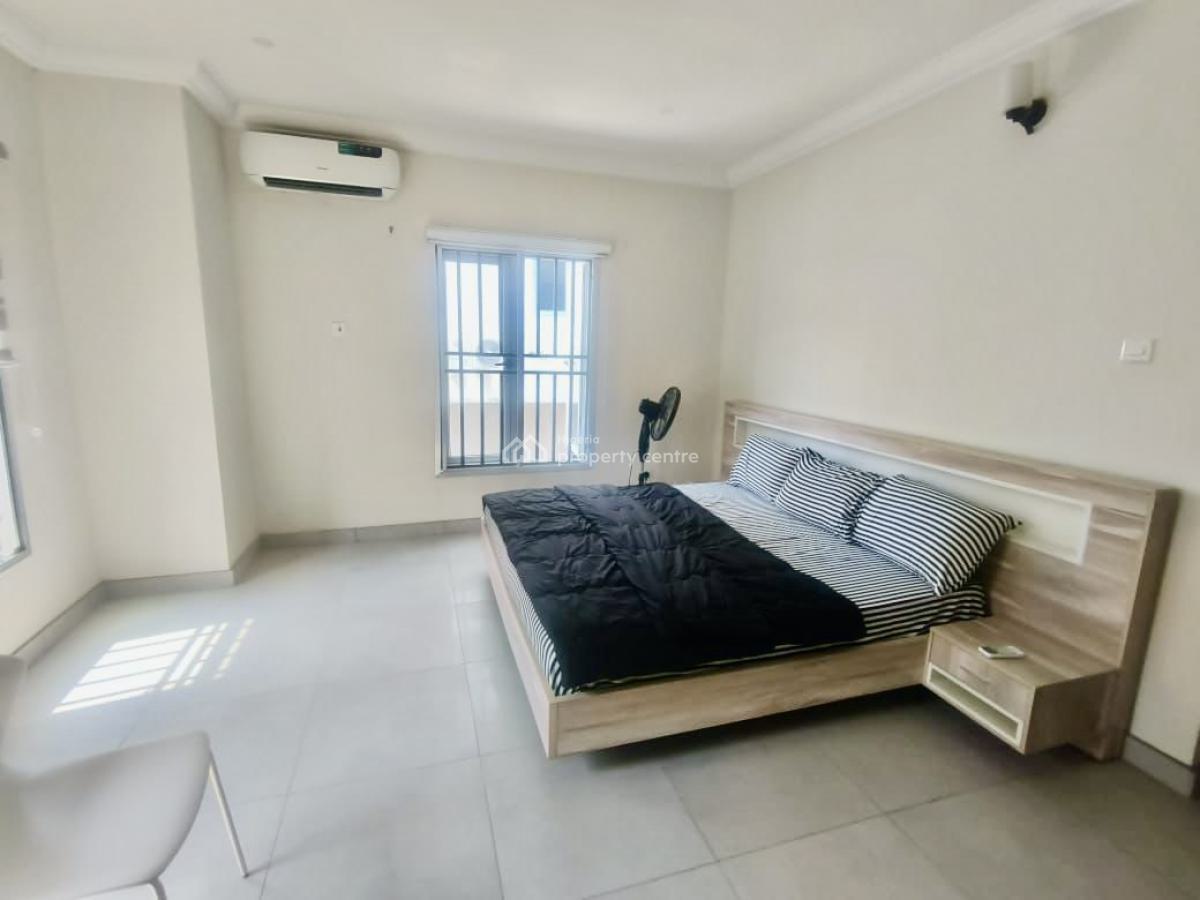 Newly Furnished with B Q, Spg Road, Lekki, Lagos, Flat / Apartment for Rent