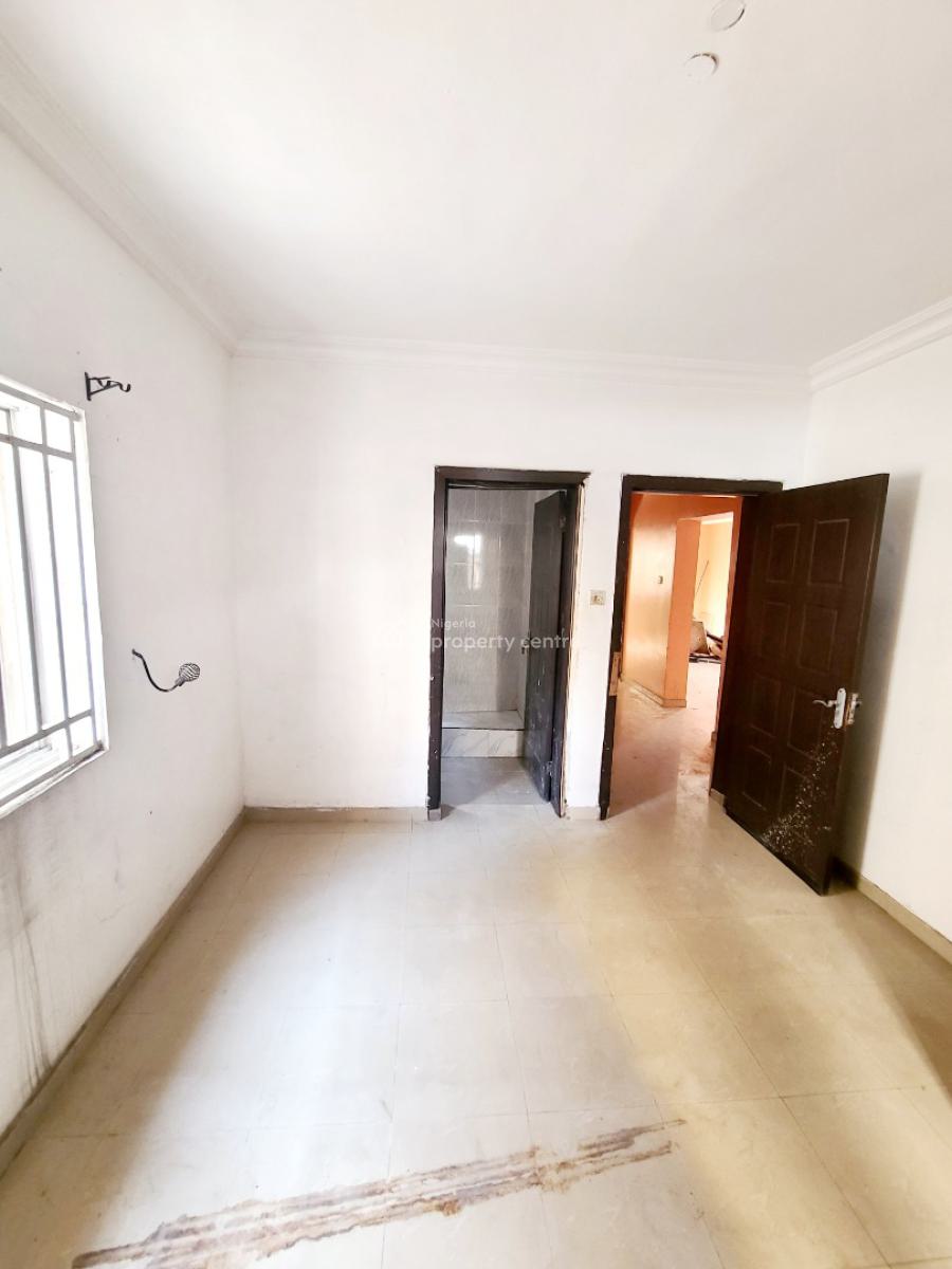 Spacious 3 Bedroom Flat, Ilasan, Lekki, Lagos, Flat / Apartment for Rent