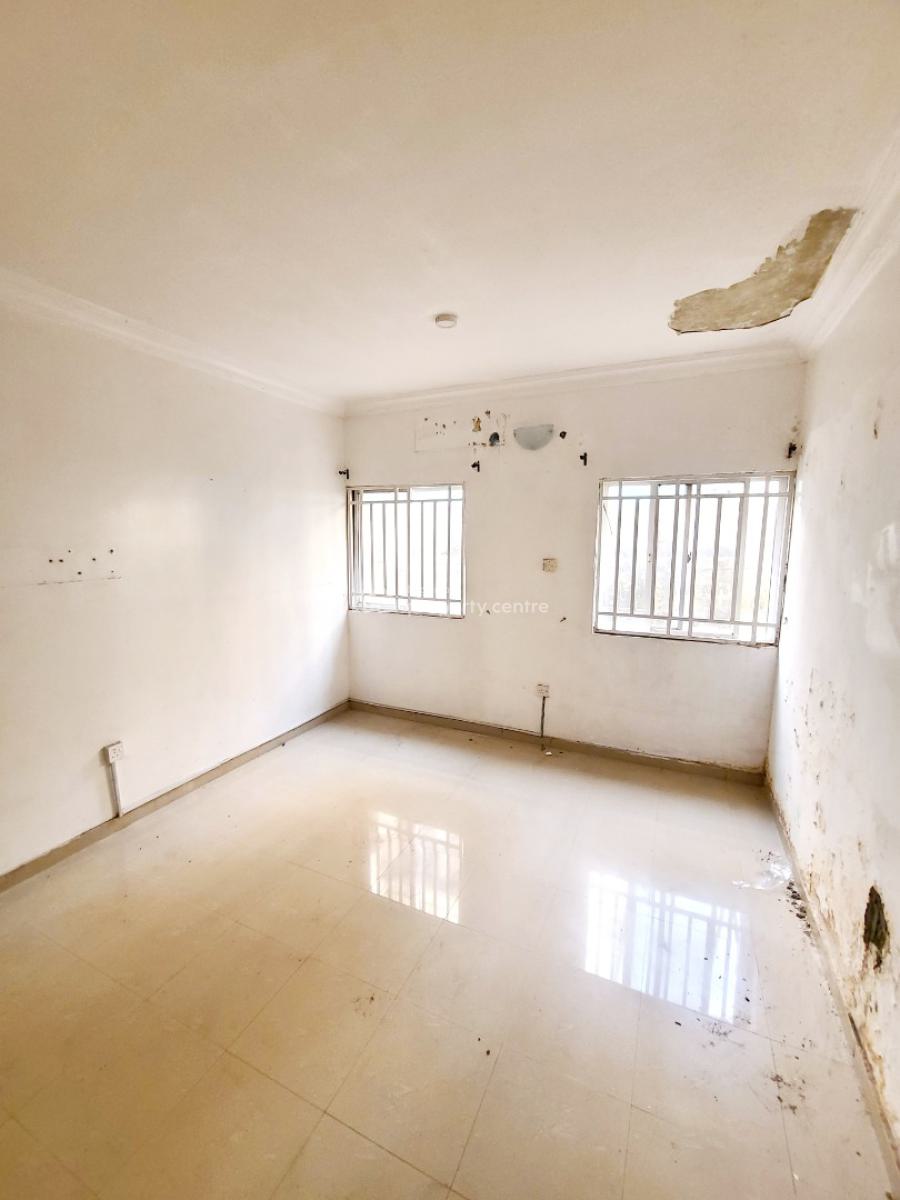 Spacious 3 Bedroom Flat, Ilasan, Lekki, Lagos, Flat / Apartment for Rent