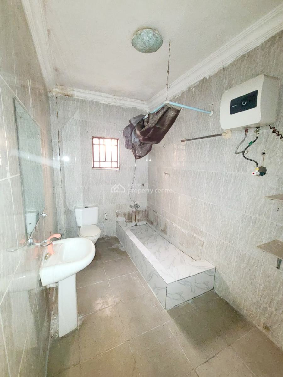 Spacious 3 Bedroom Flat, Ilasan, Lekki, Lagos, Flat / Apartment for Rent