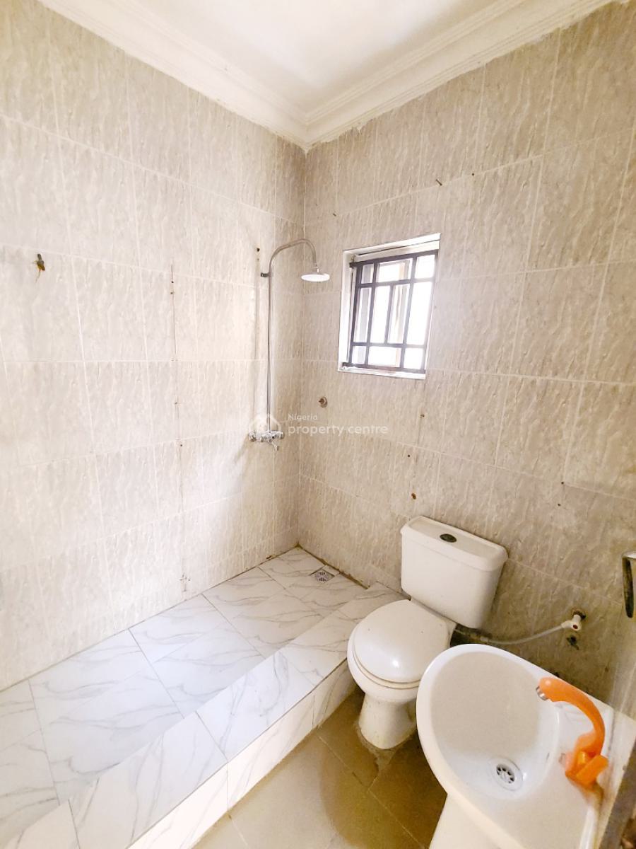 Spacious 3 Bedroom Flat, Ilasan, Lekki, Lagos, Flat / Apartment for Rent