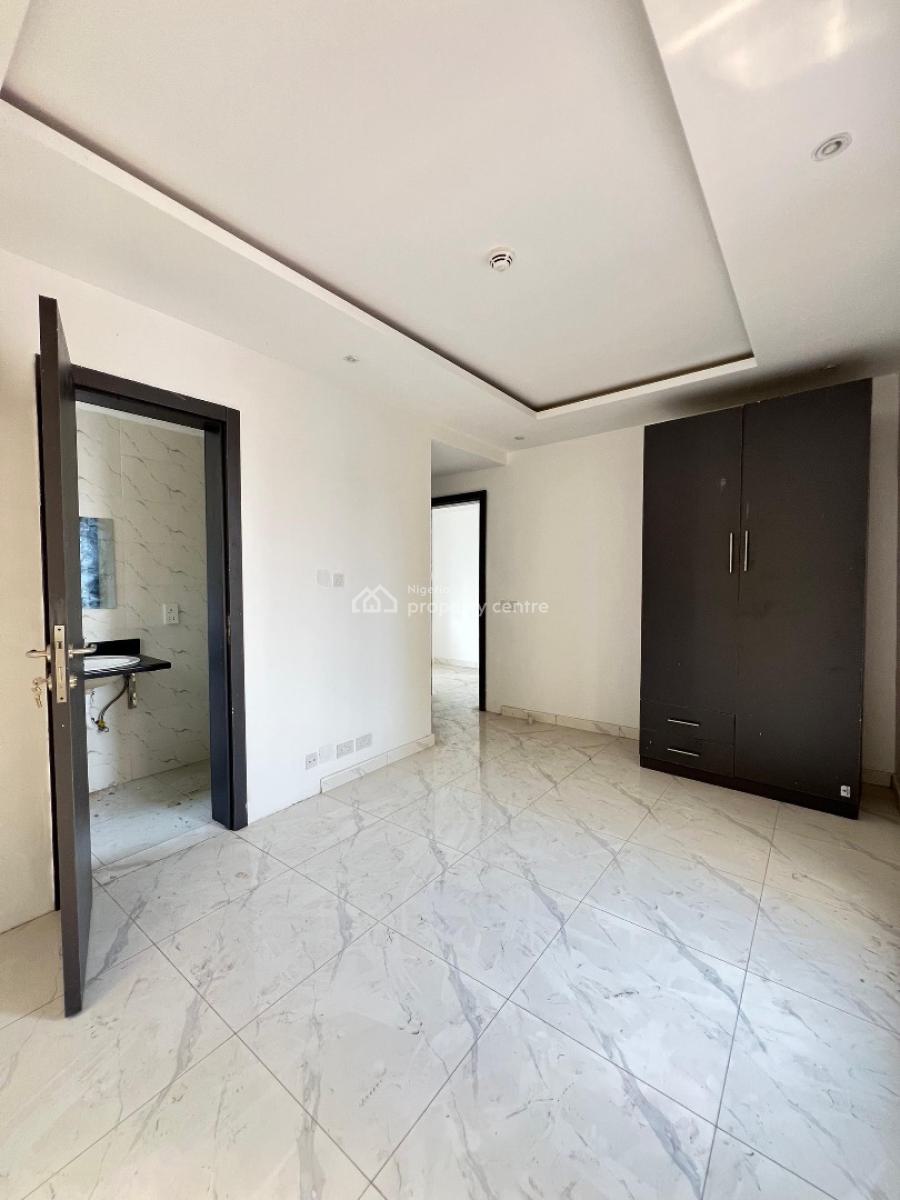 Affordable 2 Bedroom Apartment, Lekki Phase 1, Lekki, Lagos, Flat / Apartment for Sale