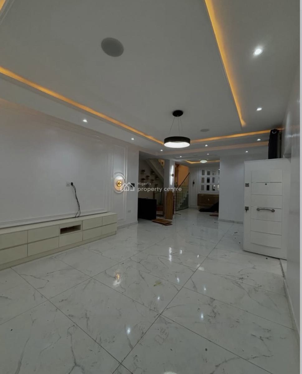 4bedroom Maisonette with Bq, Lekki Phase 1, Lekki, Lagos, Flat / Apartment for Rent