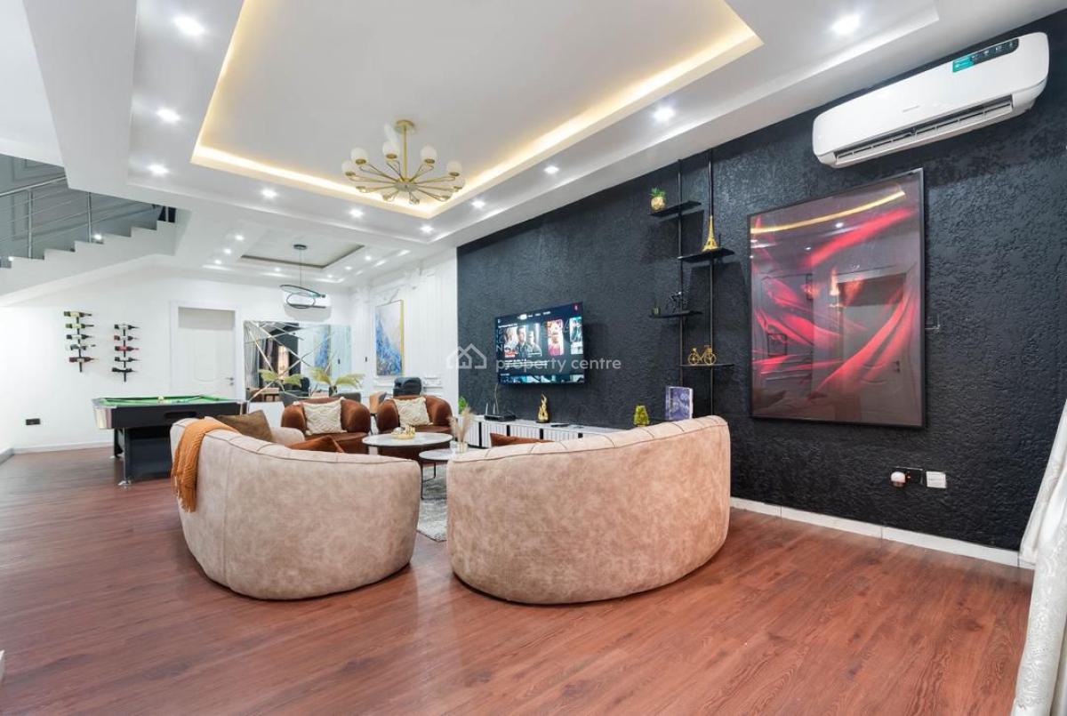 Luxurious 4 Bedroom Apartment, Lekki Phase 1, Lekki, Lagos, Flat / Apartment Short Let