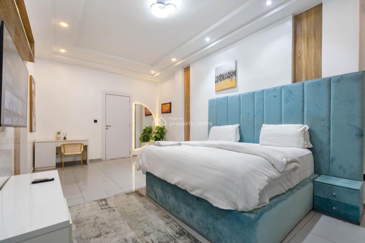 Luxurious 4 Bedroom Apartment, Lekki Phase 1, Lekki, Lagos, Flat / Apartment Short Let