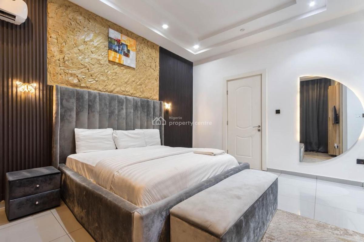 Luxurious 4 Bedroom Apartment, Lekki Phase 1, Lekki, Lagos, Flat / Apartment Short Let