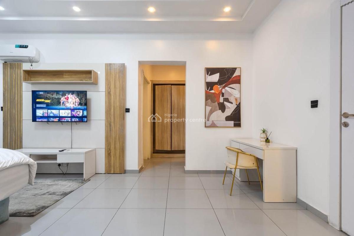 Luxurious 4 Bedroom Apartment, Lekki Phase 1, Lekki, Lagos, Flat / Apartment Short Let