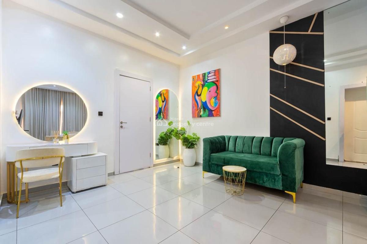 Luxurious 4 Bedroom Apartment, Lekki Phase 1, Lekki, Lagos, Flat / Apartment Short Let