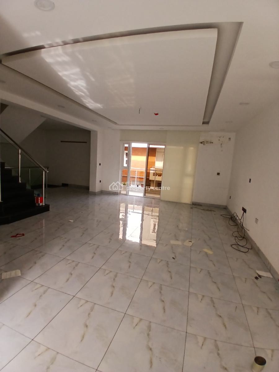 Recently Vacated and Serviced with 24/7 Power Supply  4 Bedroom En-sui, Lekki Phase 1, Lekki, Lagos, Terraced Duplex for Rent