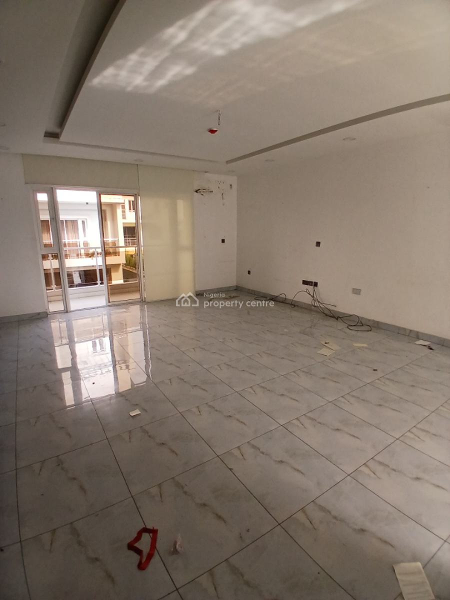 Recently Vacated and Serviced with 24/7 Power Supply  4 Bedroom En-sui, Lekki Phase 1, Lekki, Lagos, Terraced Duplex for Rent