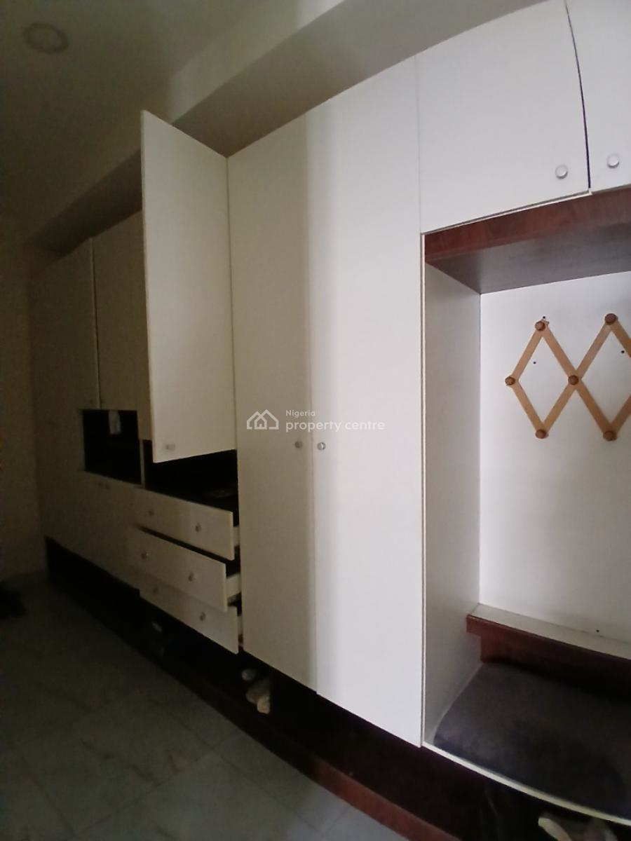 Recently Vacated and Serviced with 24/7 Power Supply  4 Bedroom En-sui, Lekki Phase 1, Lekki, Lagos, Terraced Duplex for Rent