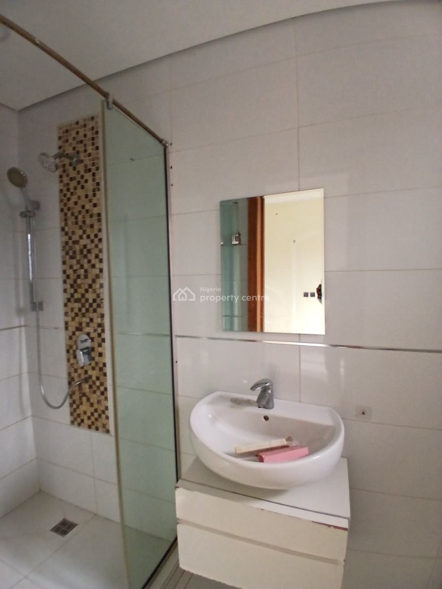 Recently Vacated and Serviced with 24/7 Power Supply  4 Bedroom En-sui, Lekki Phase 1, Lekki, Lagos, Terraced Duplex for Rent