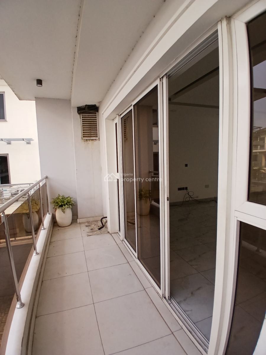 Recently Vacated and Serviced with 24/7 Power Supply  4 Bedroom En-sui, Lekki Phase 1, Lekki, Lagos, Terraced Duplex for Rent