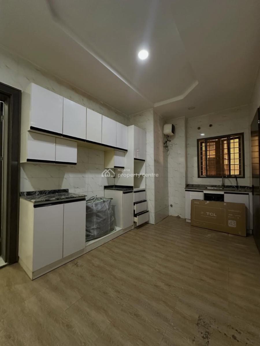 Clean  3 Bedroom Apartment, Jahi, Abuja, Block of Flats for Sale