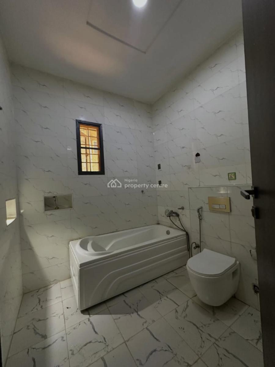 Clean  3 Bedroom Apartment, Jahi, Abuja, Block of Flats for Sale