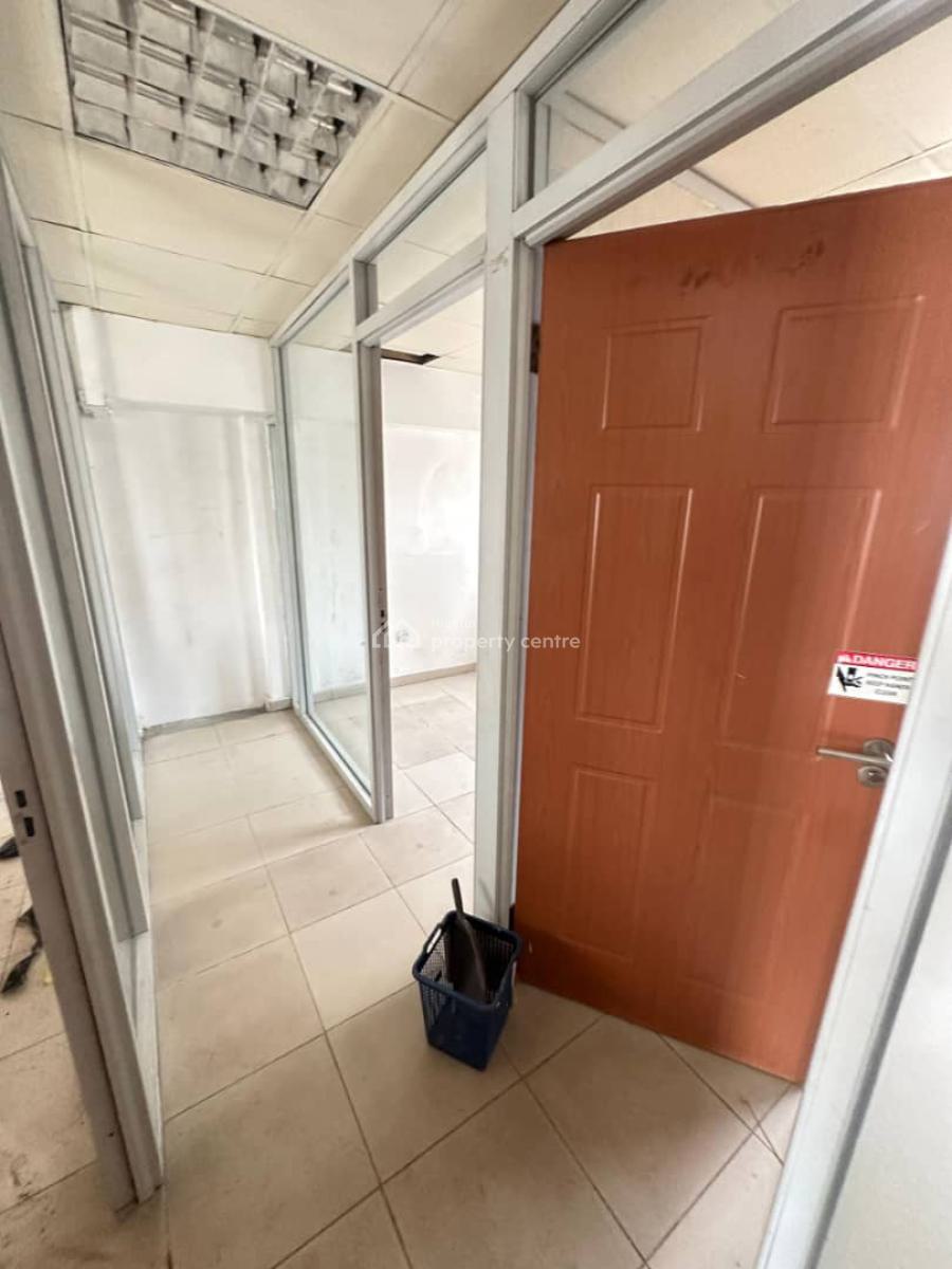 100sqm Office Space on The Ground Floor, Victoria Island (vi), Lagos, Office Space for Rent