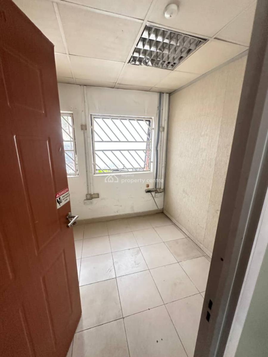 100sqm Office Space on The Ground Floor, Victoria Island (vi), Lagos, Office Space for Rent