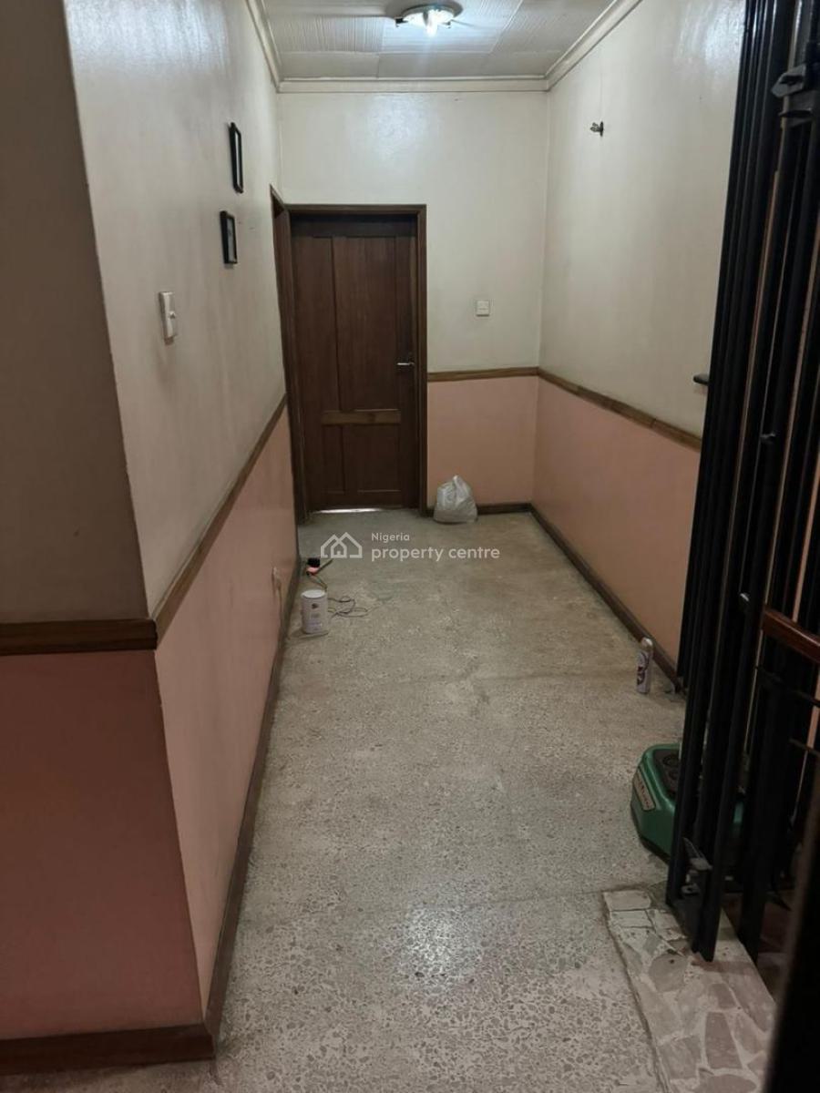 Land with Old Building, Gra Phase 2, Magodo, Lagos, Mixed-use Land for Sale