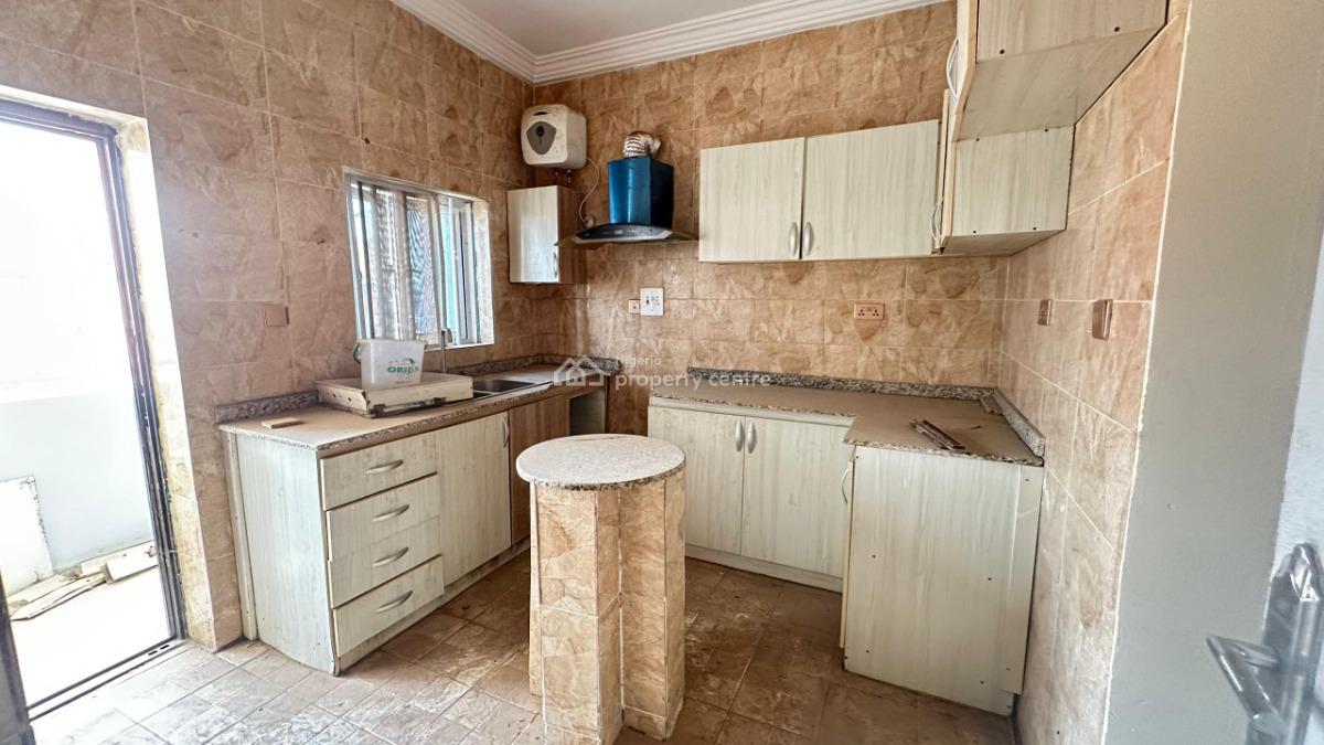 Clean 3bedroom Flat in Life Camp, By Berger Clinic, Life Camp, Abuja, Flat / Apartment for Rent