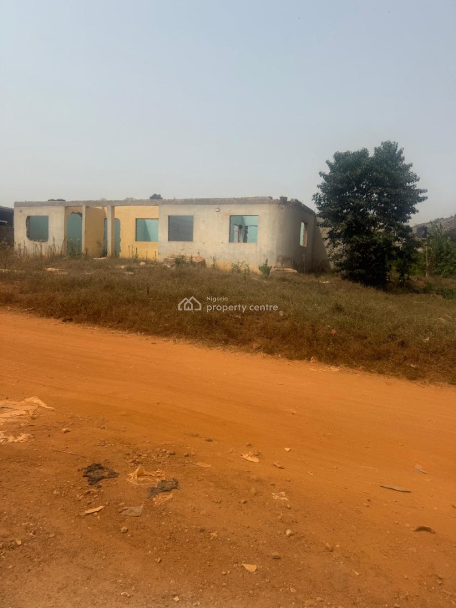 Old Building on a Plot of Land Is Available, Oba Ile, Akure, Akure, Ondo, Mixed-use Land for Sale