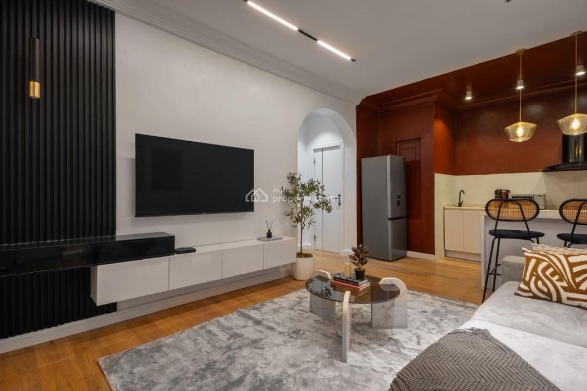 Very Comfortable 2/1 Bedroom Apartment, Western Foreshore Estate, Osapa, Lekki, Lagos, Flat / Apartment Short Let