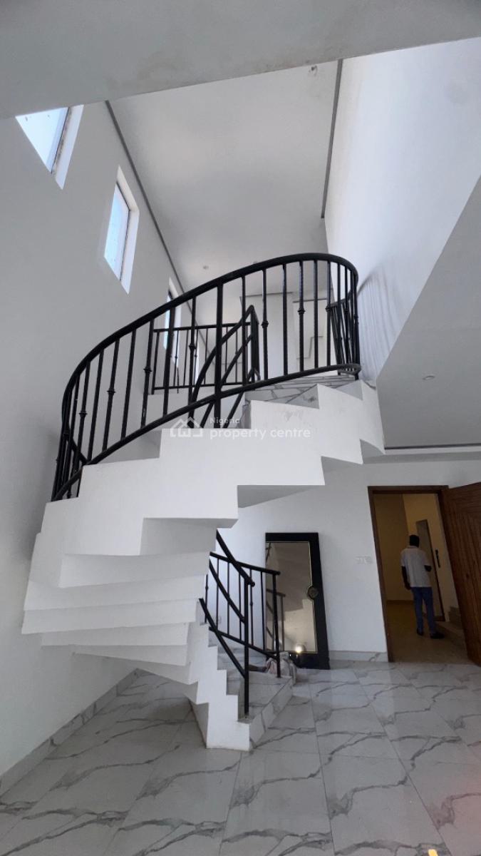 4 Bedrooms Penthouse with Bq, Victoria Island (vi), Lagos, Commercial Property for Sale