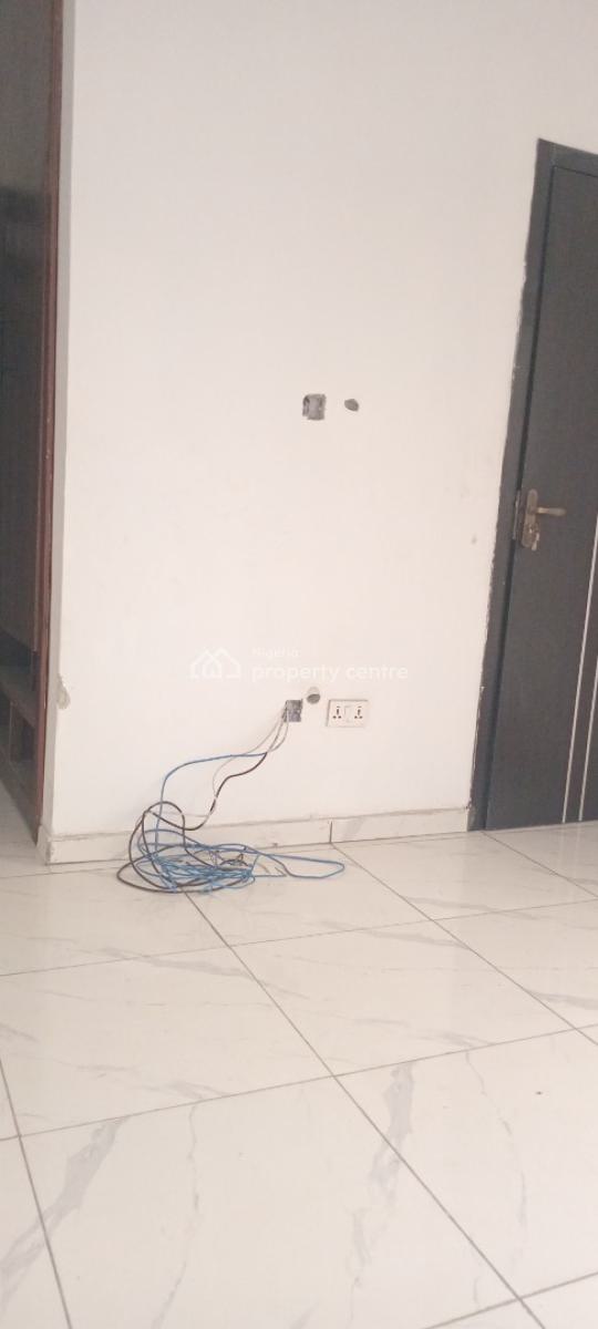 Now Available, Ologolo Lekki, Lekki, Lagos, Flat / Apartment for Rent
